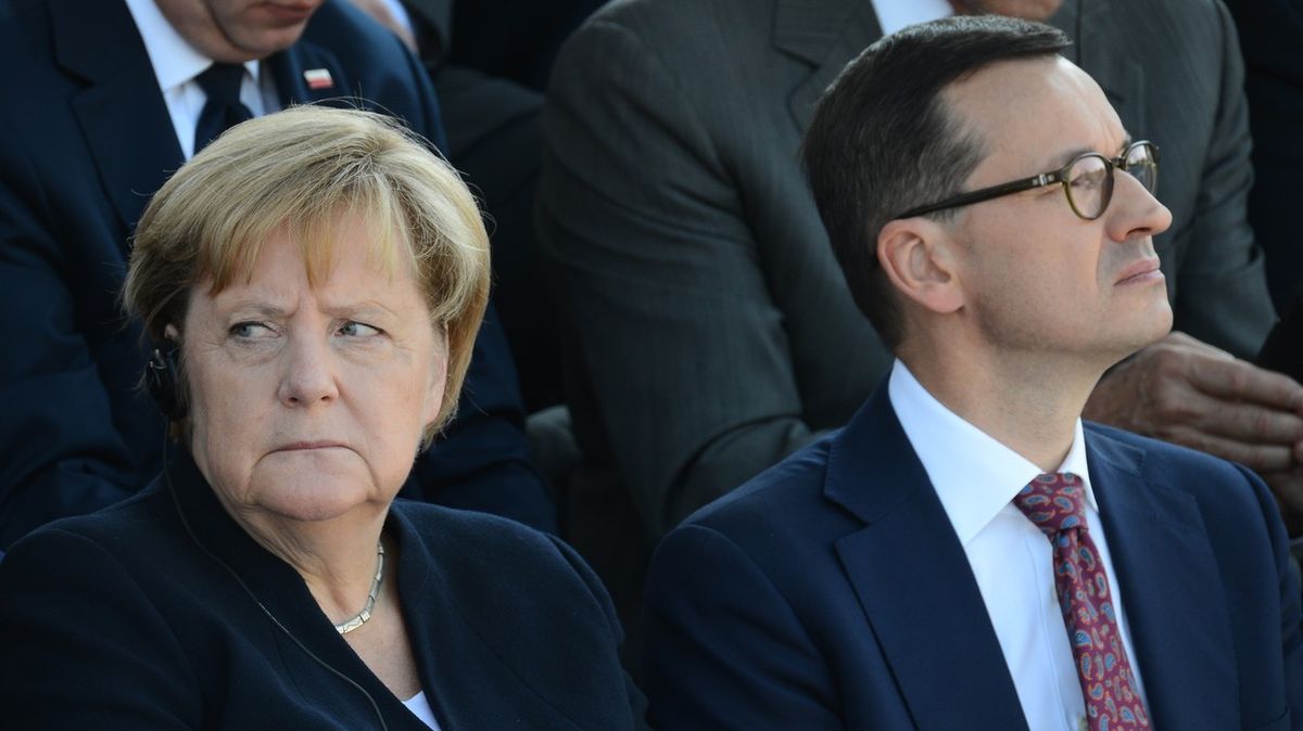 Bude se Kaczyńskému stýskat po Merkelové? Kancléřka se loučí ve Varšavě